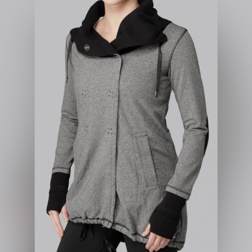 Lululemon Gratitude Wrap Heathered Charcoal Purple Lining Size 6